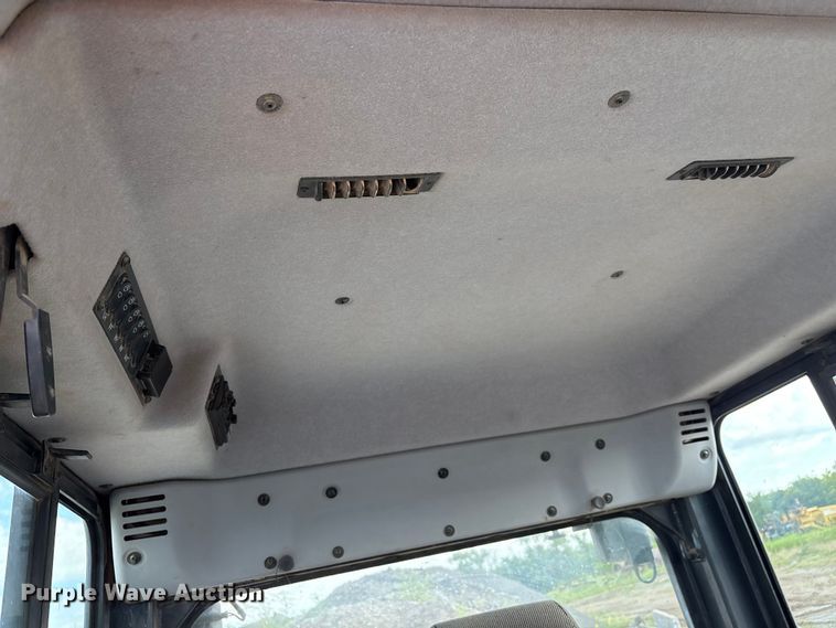 image for item EM0559 2013 Komatsu D51EX-22 dozer