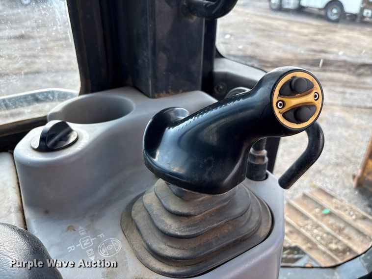 image for item EM0559 2013 Komatsu D51EX-22 dozer