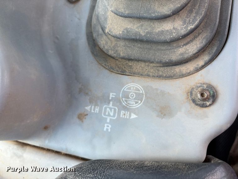 image for item EM0559 2013 Komatsu D51EX-22 dozer