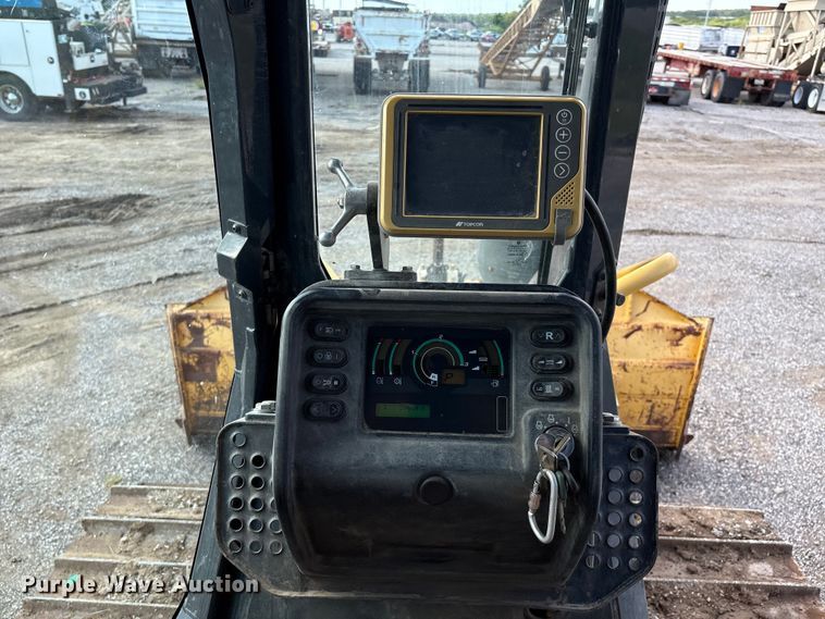 image for item EM0559 2013 Komatsu D51EX-22 dozer