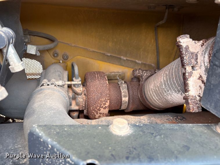 image for item EM0559 2013 Komatsu D51EX-22 dozer