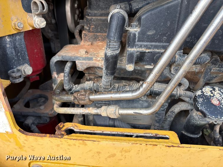 image for item EM0559 2013 Komatsu D51EX-22 dozer