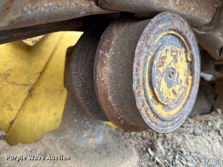 image for item EM0559 2013 Komatsu D51EX-22 dozer