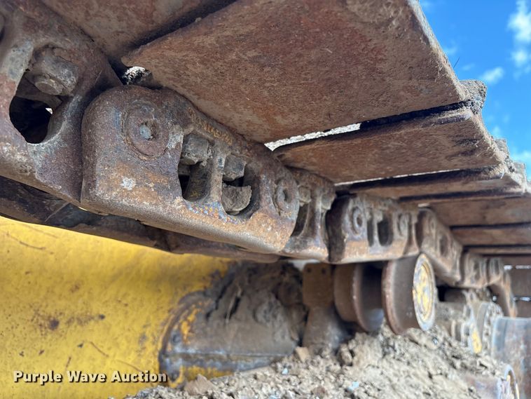 image for item EM0559 2013 Komatsu D51EX-22 dozer