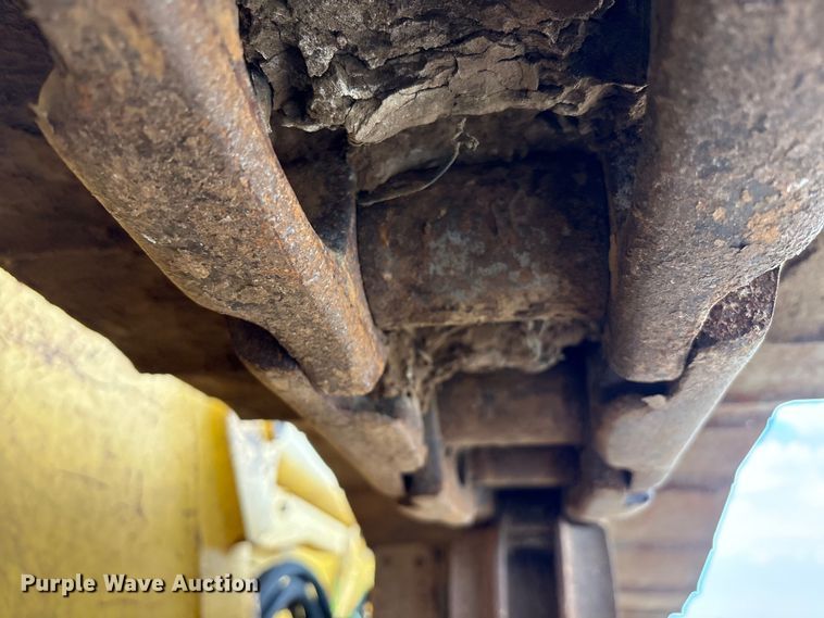 image for item EM0559 2013 Komatsu D51EX-22 dozer