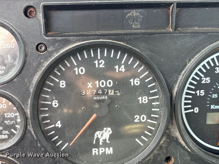 image for item EM0560 2000 Mack CH613 semi truck