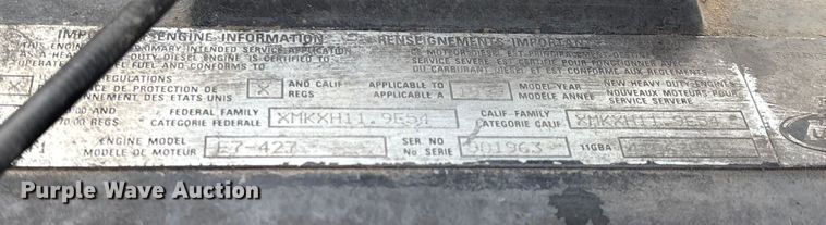 image for item EM0560 2000 Mack CH613 semi truck