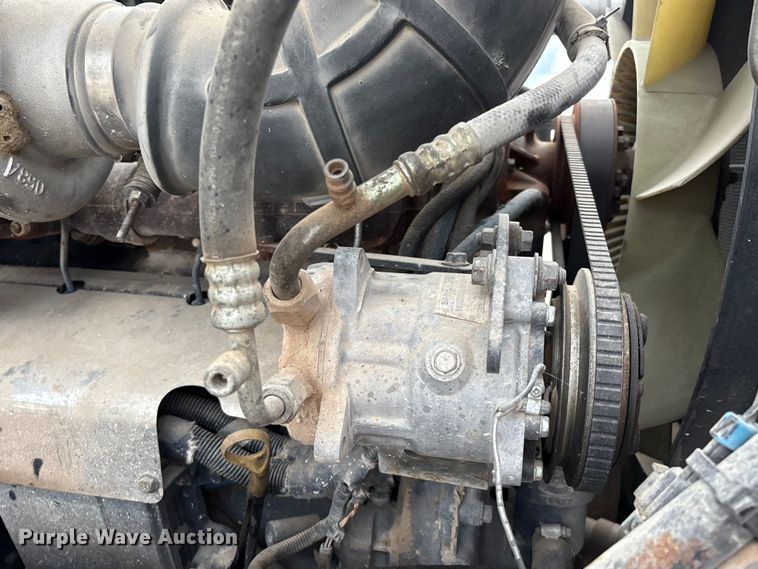 image for item EM0560 2000 Mack CH613 semi truck