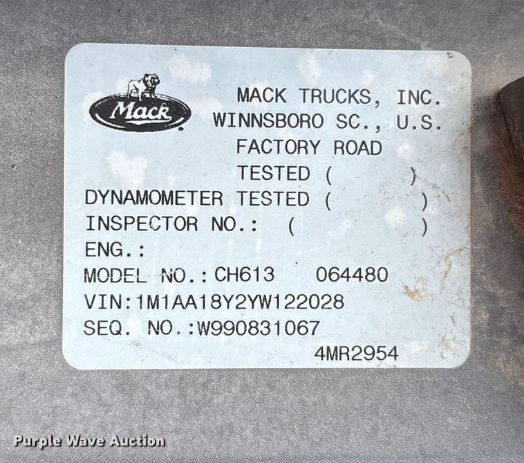 image for item EM0560 2000 Mack CH613 semi truck