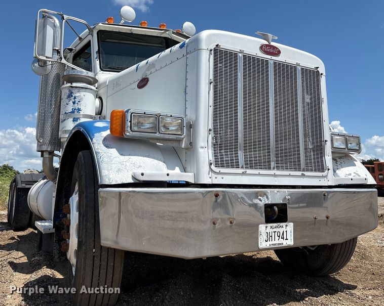 image for item EM0561 2006 Peterbilt 379 semi truck