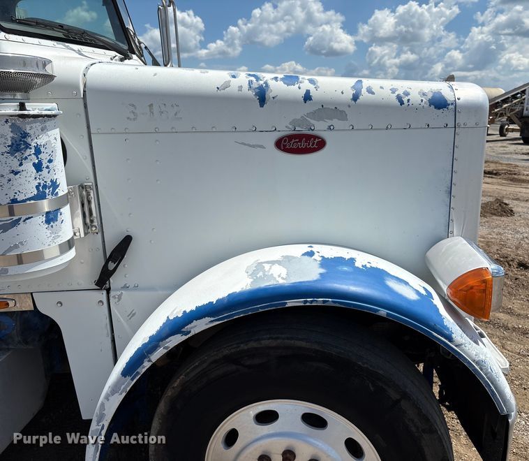 image for item EM0561 2006 Peterbilt 379 semi truck