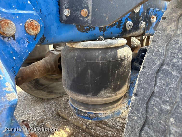 image for item EM0561 2006 Peterbilt 379 semi truck