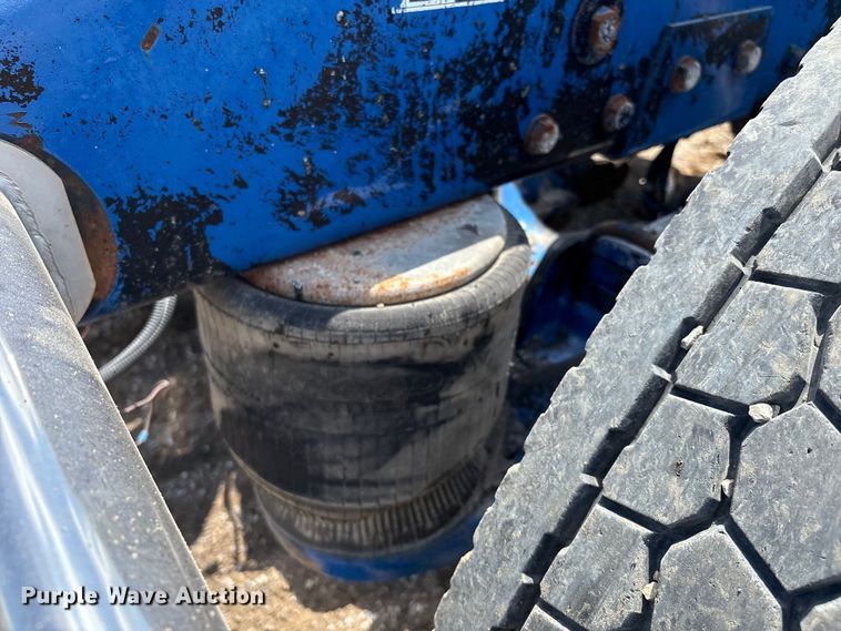 image for item EM0561 2006 Peterbilt 379 semi truck