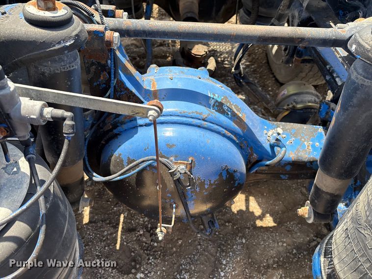 image for item EM0561 2006 Peterbilt 379 semi truck