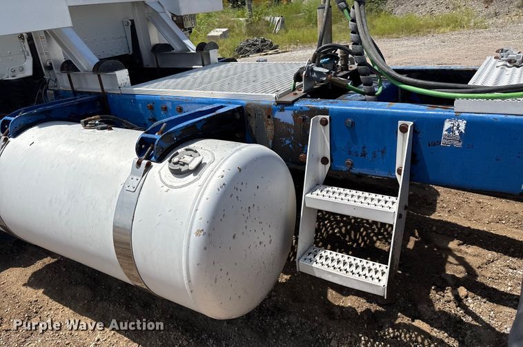 image for item EM0561 2006 Peterbilt 379 semi truck