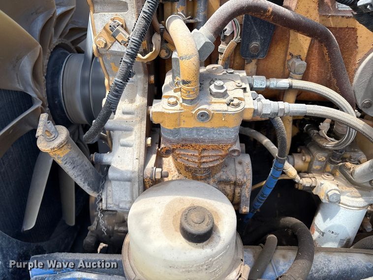 image for item EM0561 2006 Peterbilt 379 semi truck