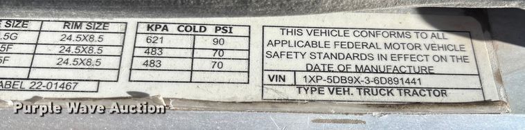 image for item EM0561 2006 Peterbilt 379 semi truck