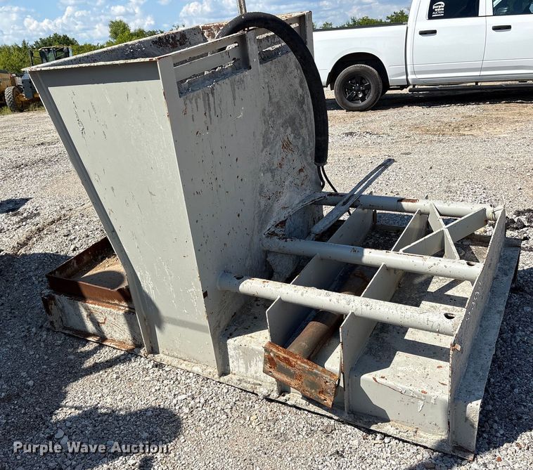 image for item EM0562 1999 Power Curber 5700B curb machine