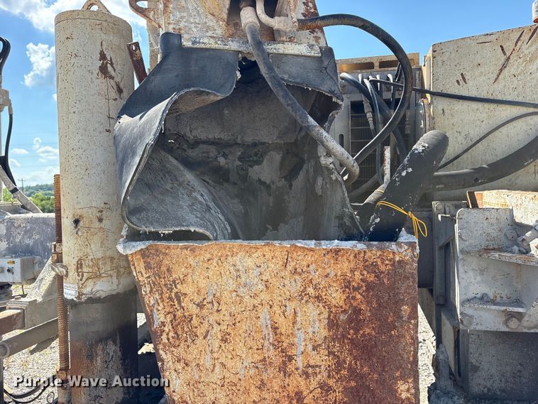 image for item EM0562 1999 Power Curber 5700B curb machine