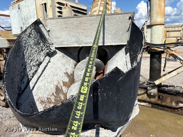 image for item EM0562 1999 Power Curber 5700B curb machine