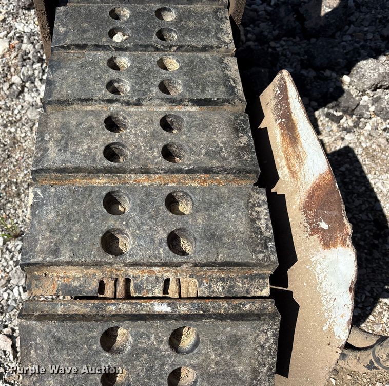 image for item EM0562 1999 Power Curber 5700B curb machine