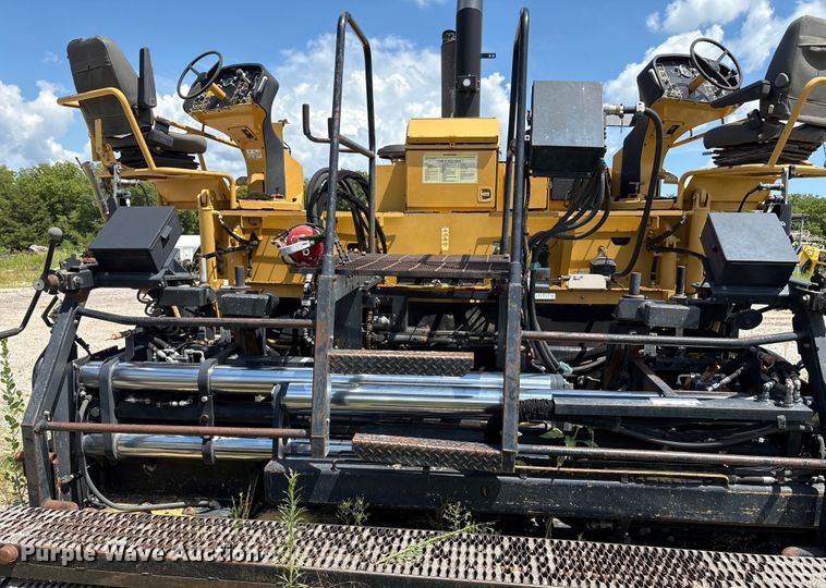 image for item EM0563 Caterpillar AP1055D paver