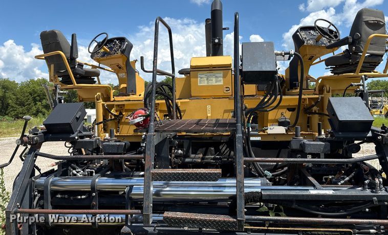 image for item EM0563 Caterpillar AP1055D paver