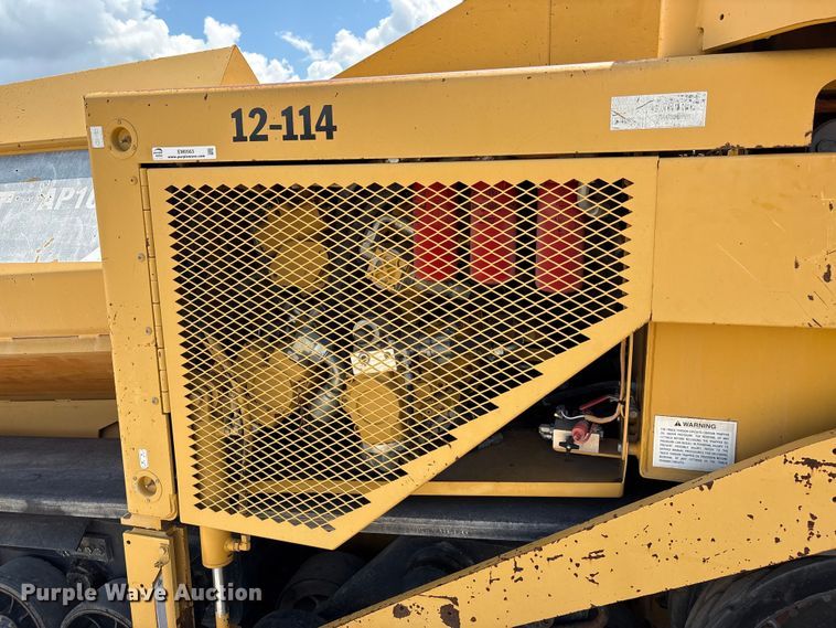 image for item EM0563 Caterpillar AP1055D paver
