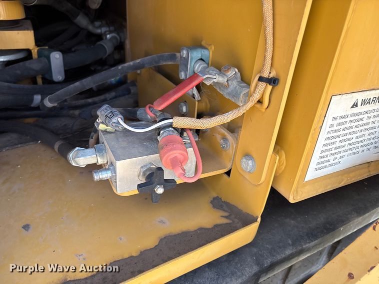 image for item EM0563 Caterpillar AP1055D paver