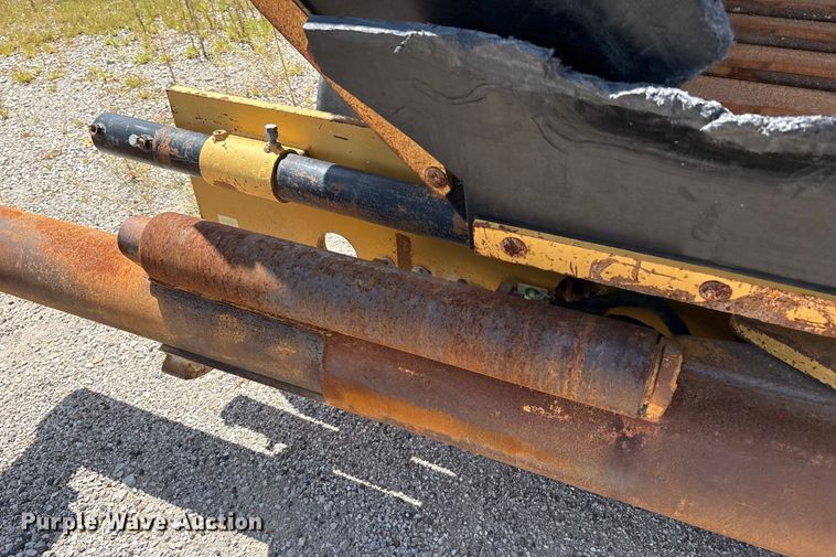 image for item EM0563 Caterpillar AP1055D paver