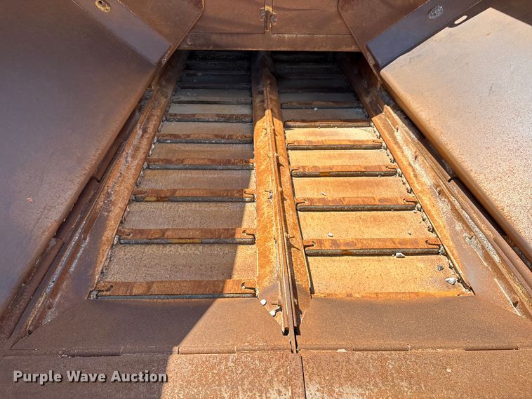 image for item EM0563 Caterpillar AP1055D paver