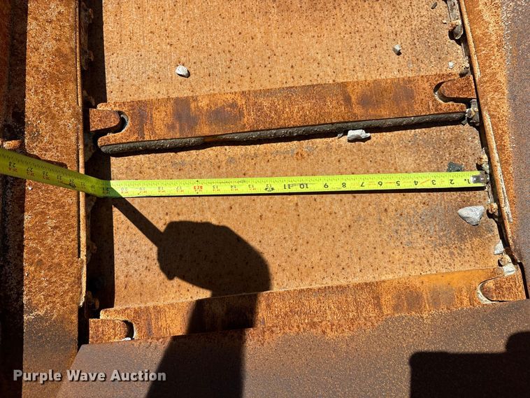 image for item EM0563 Caterpillar AP1055D paver