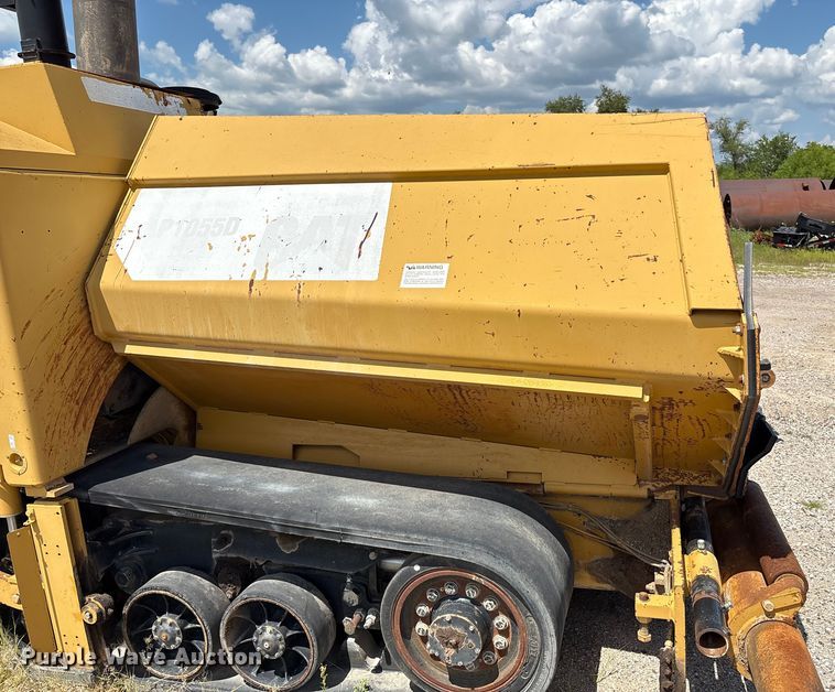 image for item EM0563 Caterpillar AP1055D paver