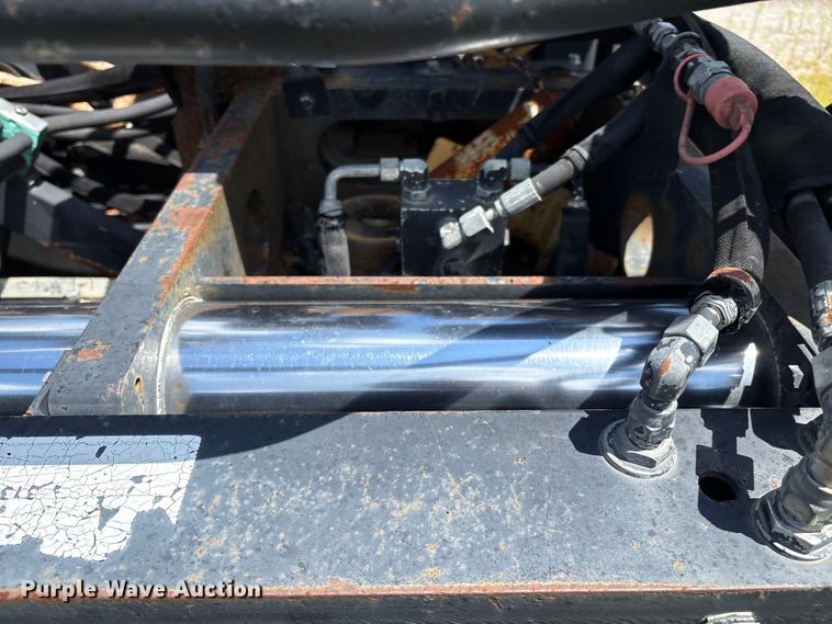 image for item EM0563 Caterpillar AP1055D paver