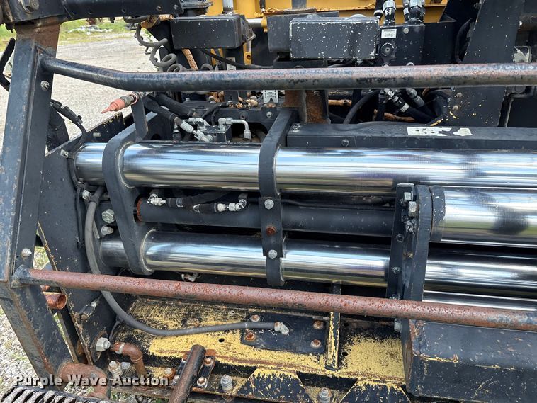 image for item EM0563 Caterpillar AP1055D paver