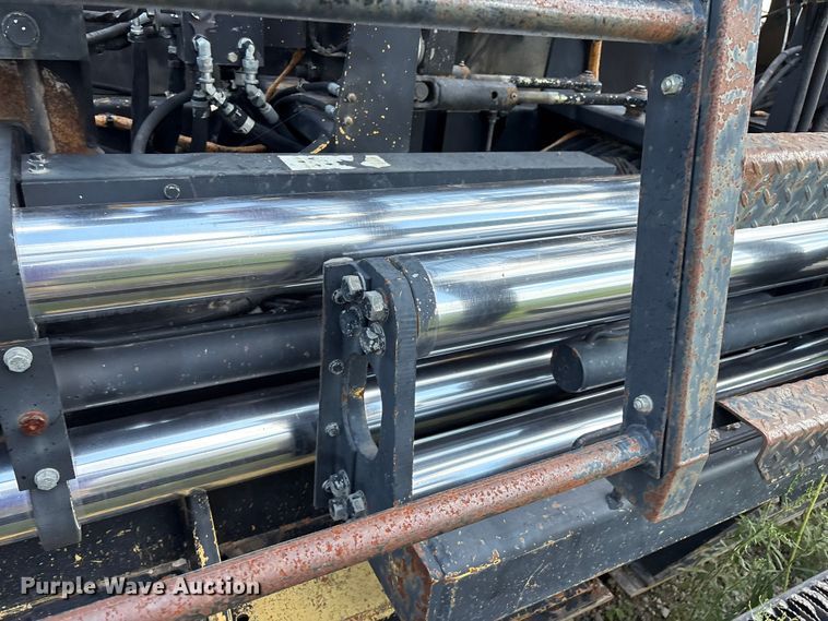 image for item EM0563 Caterpillar AP1055D paver