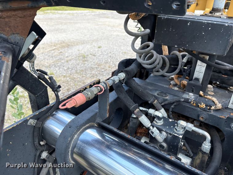 image for item EM0563 Caterpillar AP1055D paver