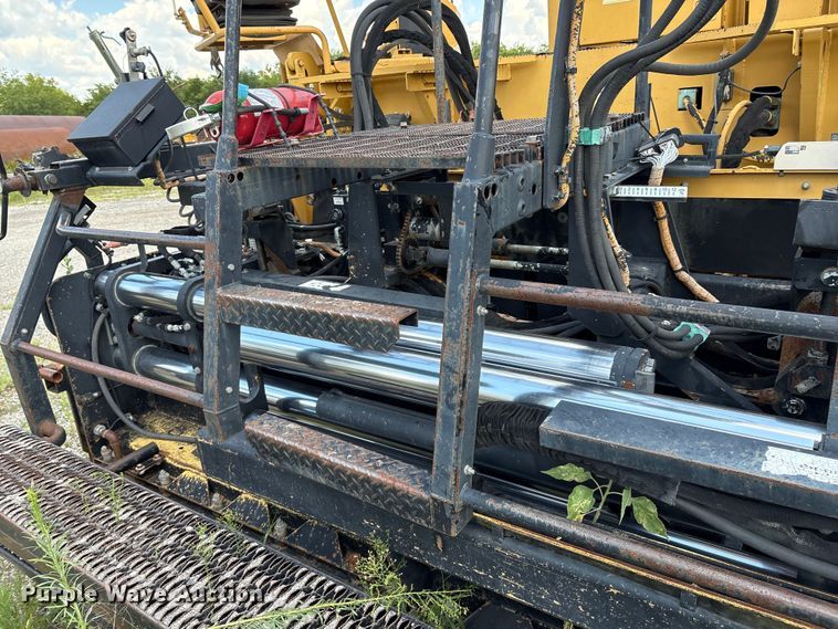 image for item EM0563 Caterpillar AP1055D paver