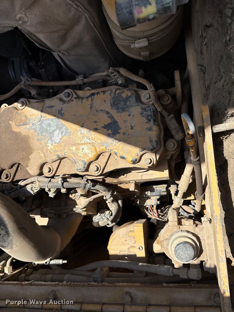 image for item EM0563 Caterpillar AP1055D paver