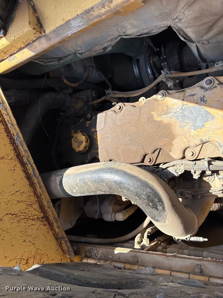 image for item EM0563 Caterpillar AP1055D paver