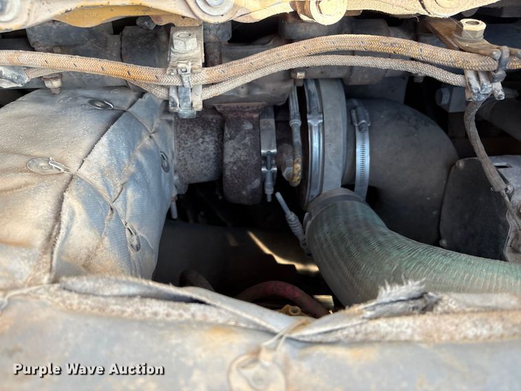 image for item EM0563 Caterpillar AP1055D paver