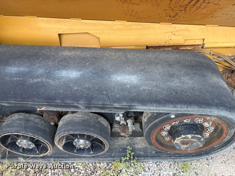 image for item EM0563 Caterpillar AP1055D paver