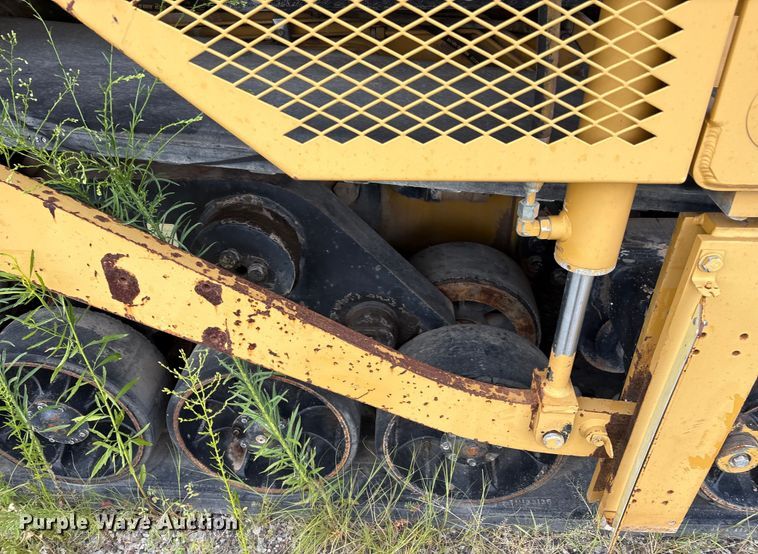 image for item EM0563 Caterpillar AP1055D paver