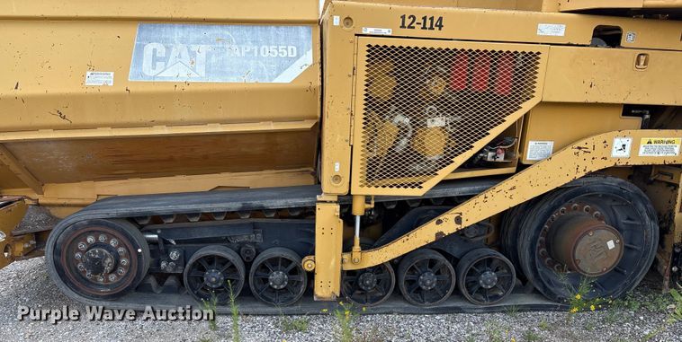 image for item EM0563 Caterpillar AP1055D paver