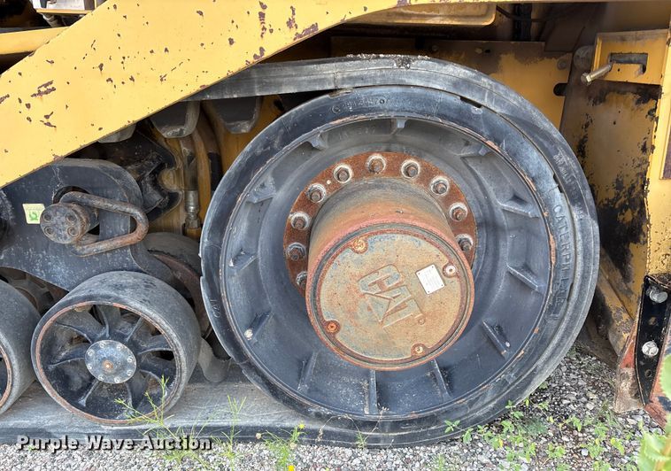 image for item EM0563 Caterpillar AP1055D paver