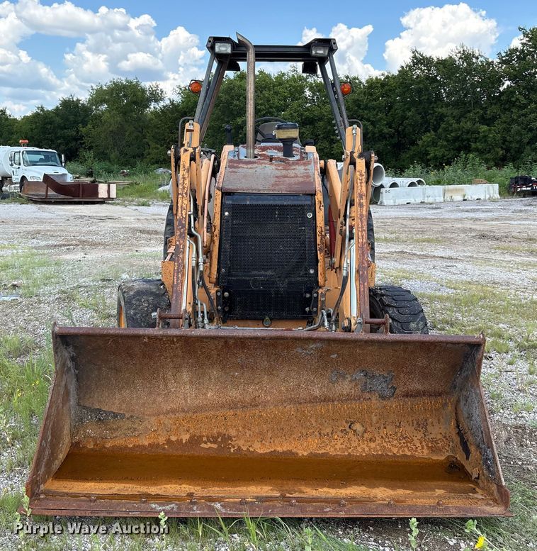 image for item EM0564 2005 Case 570MXT landscape tractor