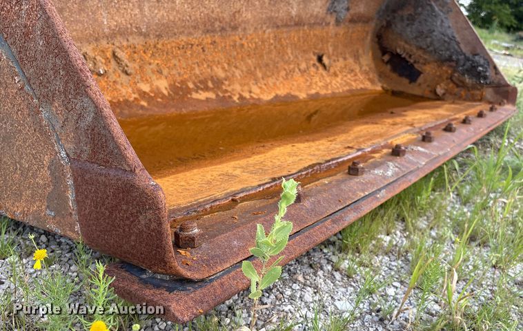 image for item EM0564 2005 Case 570MXT landscape tractor