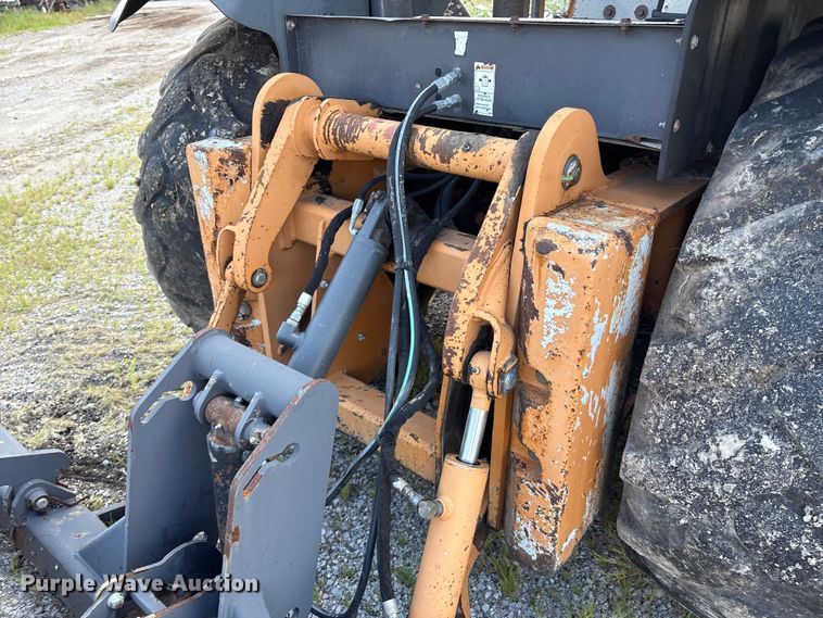 image for item EM0564 2005 Case 570MXT landscape tractor