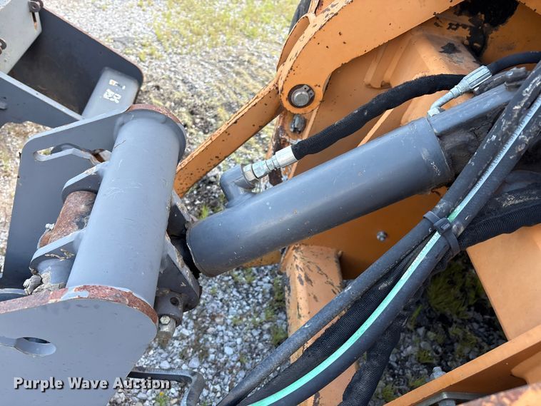 image for item EM0564 2005 Case 570MXT landscape tractor