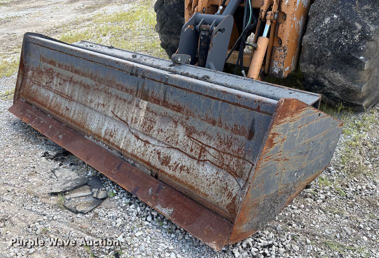 image for item EM0564 2005 Case 570MXT landscape tractor